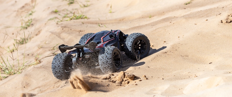 big scale rc in the sand