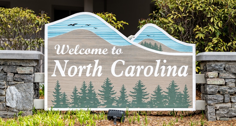 welcome north carolina sign