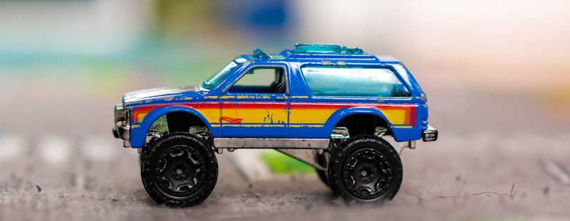 blue and yellow rc car