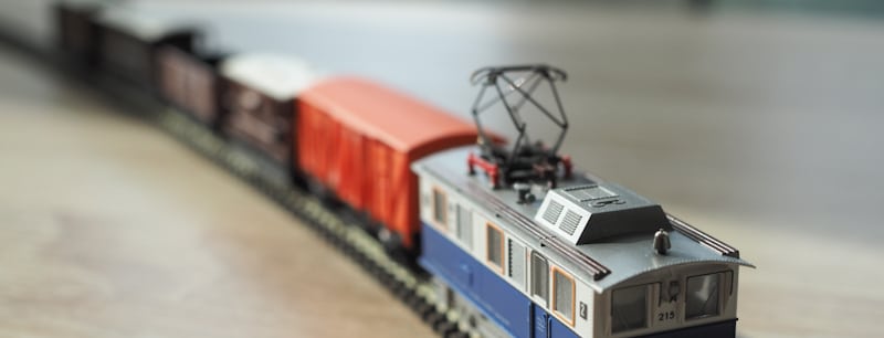 train scale toy